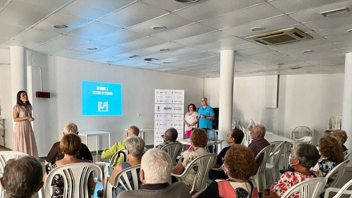 Domingo López, profesor Educación Financiera para Mayores