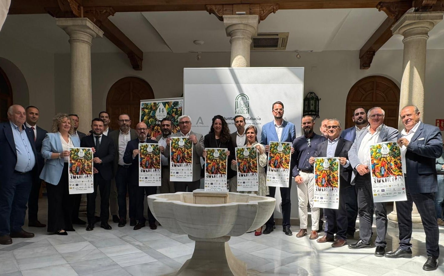 Foto de familia en la presentación de Futuroliva 2026.