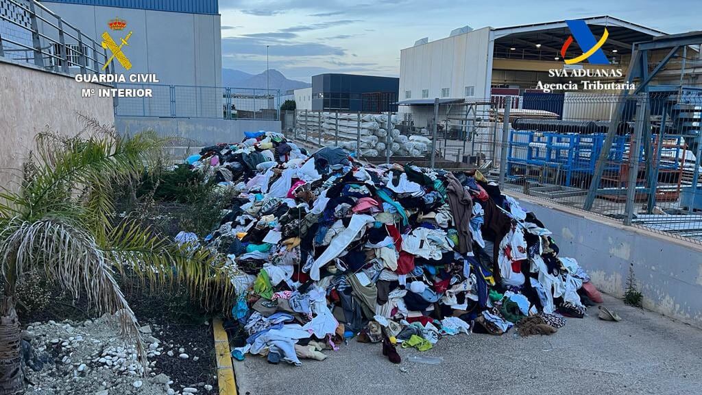 La droga estaba oculta en un contenedor con ropa usada procedente de Las Palmas de Gran Canaria