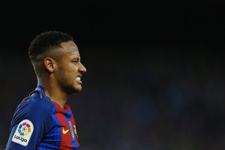 Neymar se lamenta 