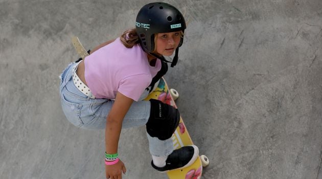 Sky Brown, durante una exhibición con el skate