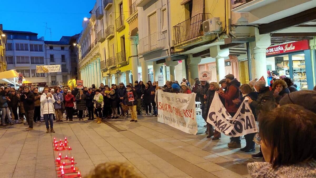Decenas de vecinos de Barbastro levantan la voz por la defensa de Canal Roya