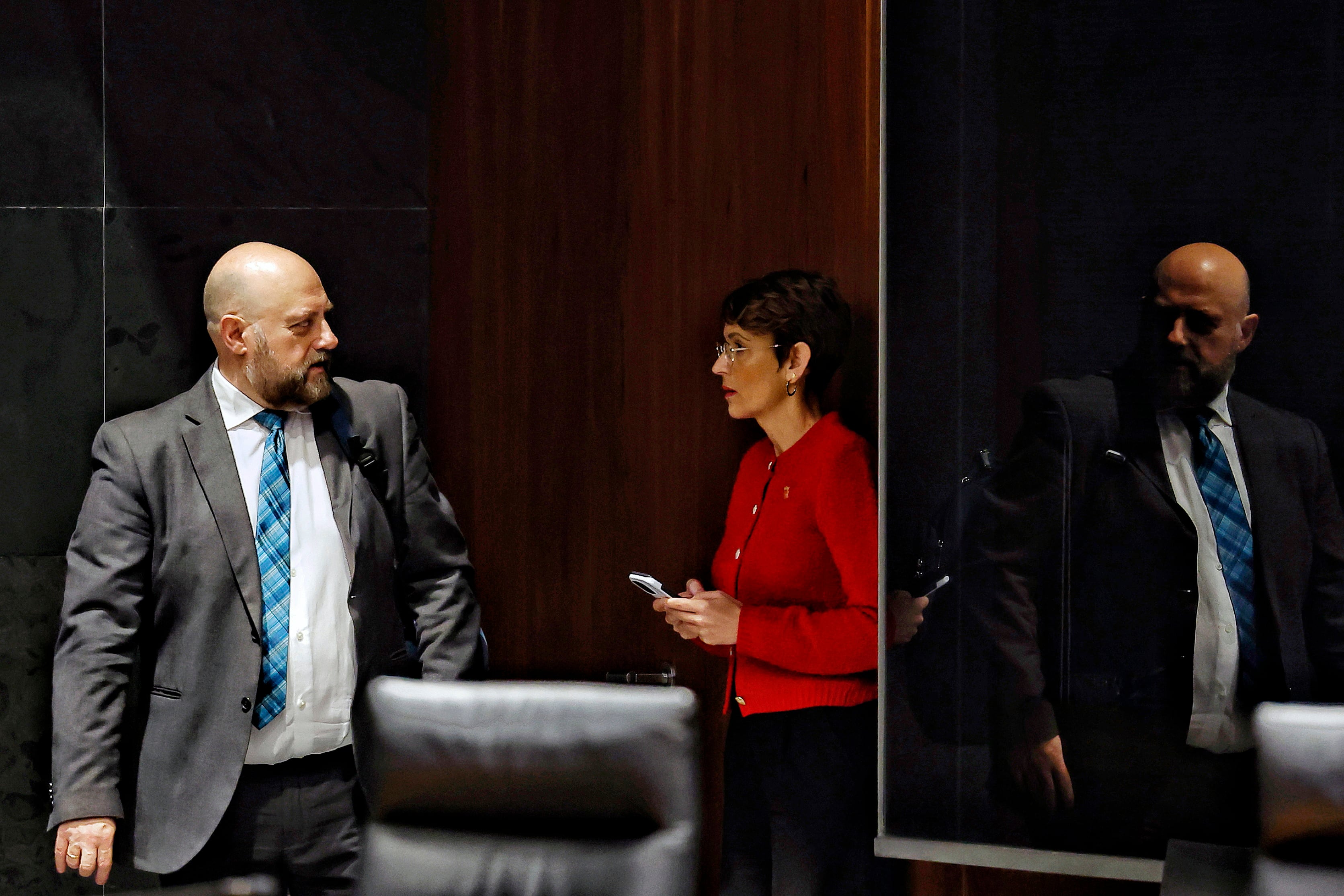 La Presidenta de la Comunidad Foral, María Chivite, y el Consejero de Economía y Hacienda, José Luis Arasti