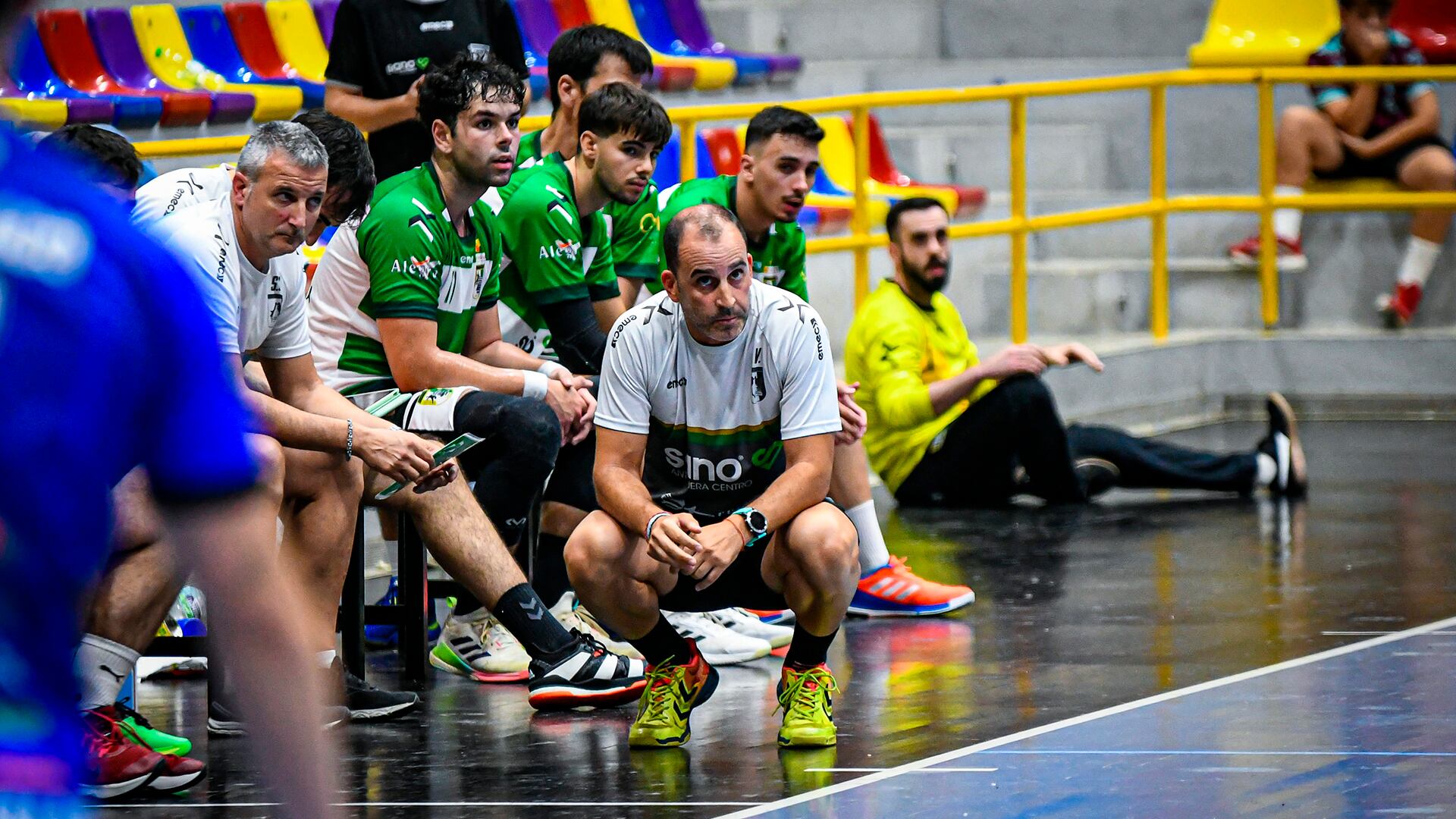 José Vegas y el banquillo del Sano Antequera BM Torcal