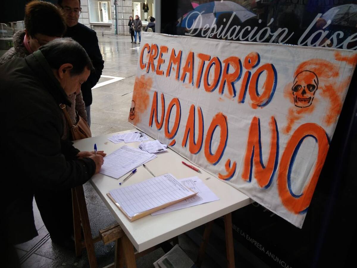 Recogen firmas contra el crematorio de Peña Trevinca
