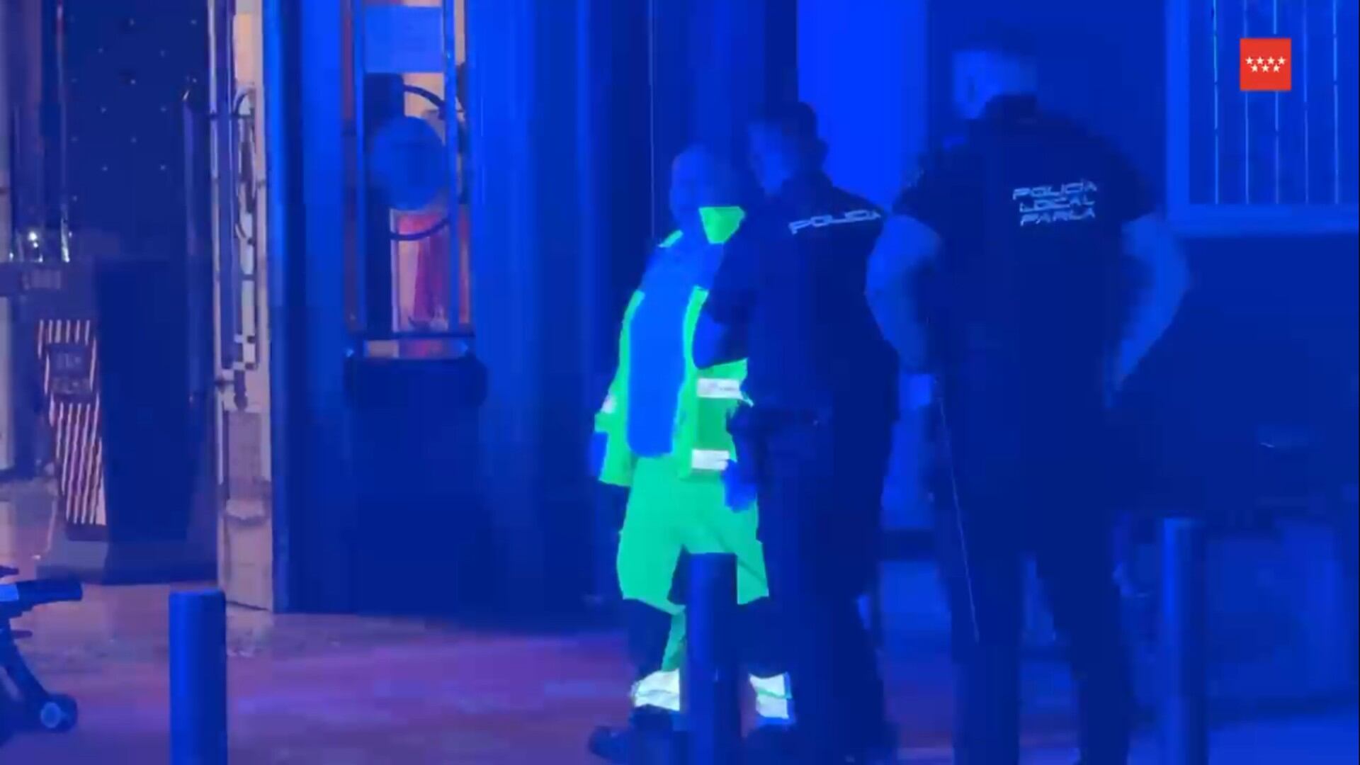 Sanitarios, Policía Nacional y Local en el karaoke