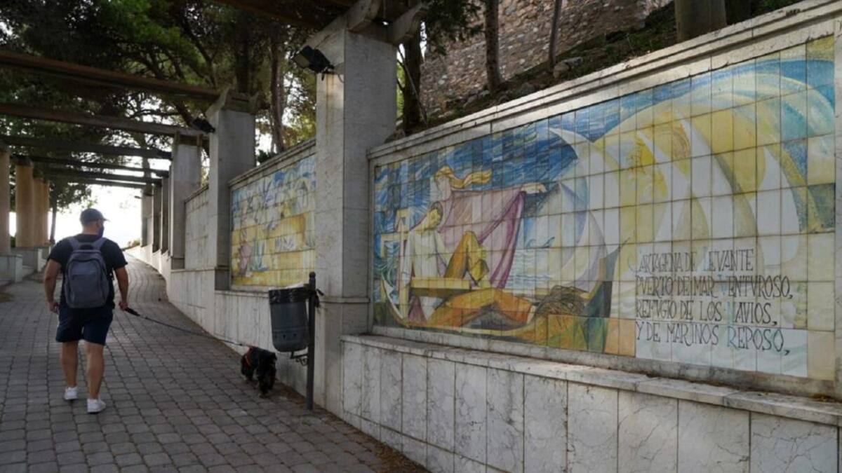 Un inventario de obras de los pintores cartageneros Enrique Gabriel Navarro y Ramón Alonso Luzzy