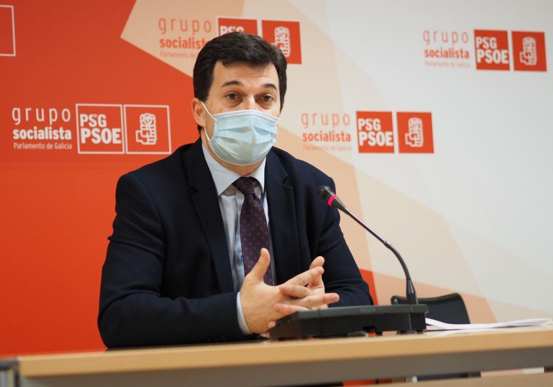 Gonzalo Caballero este lunes en el Parlamento de Galicia