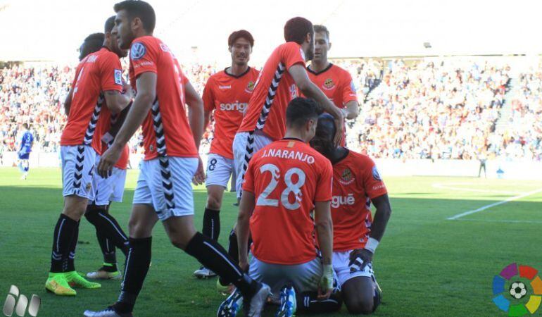 Naranjo i Emaná celebren el gol de la remuntada.