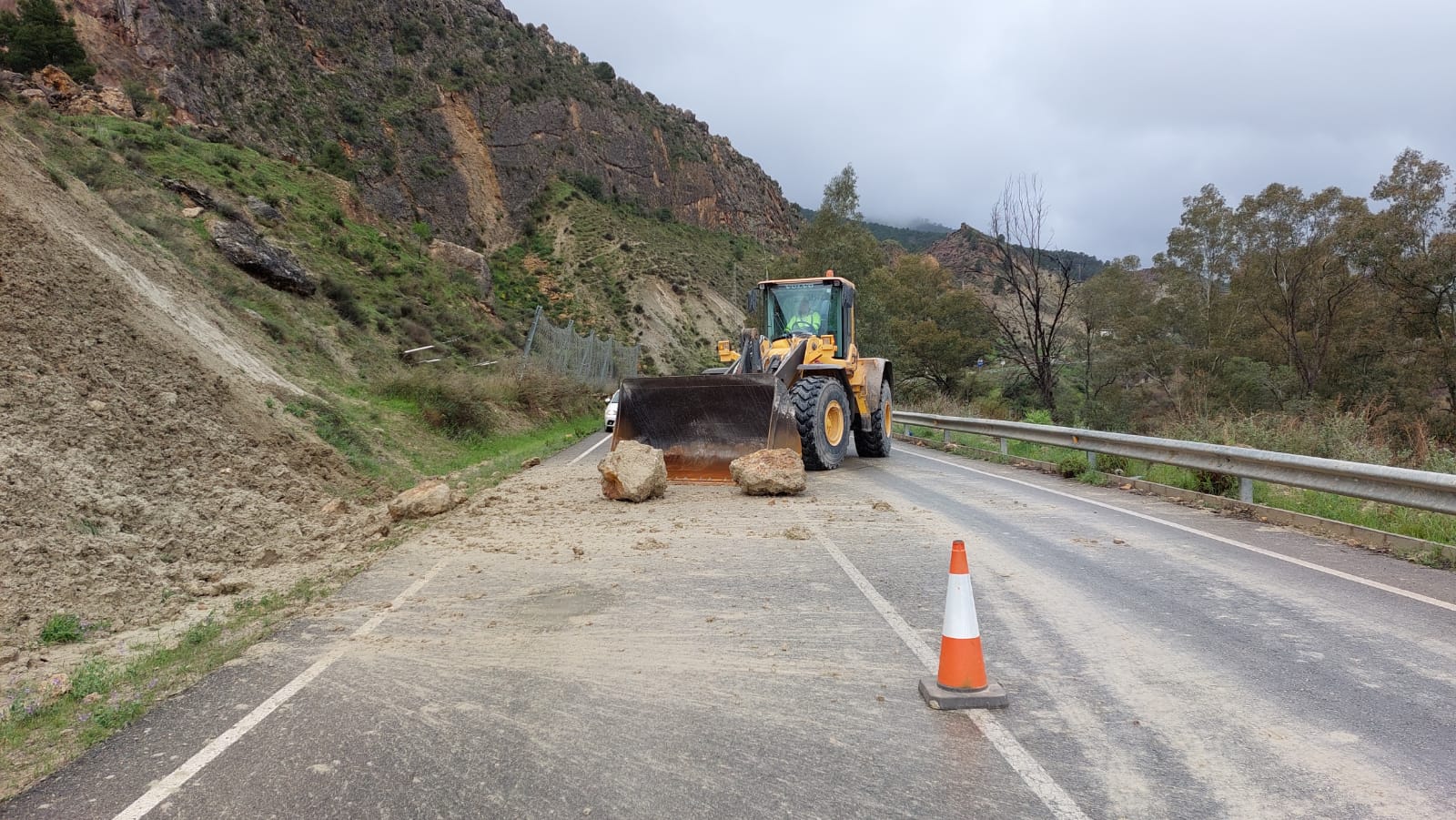 Desprendimientos en la carretera de La Parroquia (Lorca)