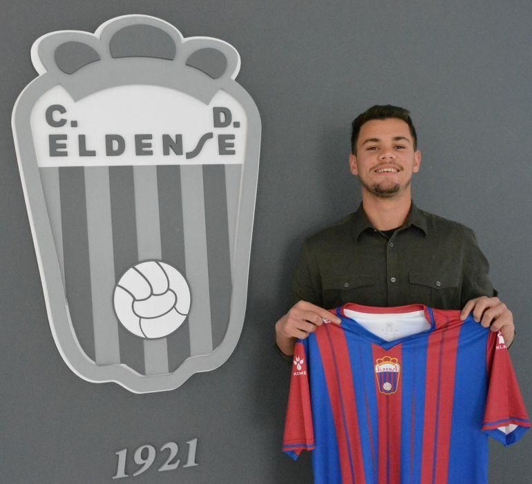 El brasileño Gabriel Santos se convierte en el tercer fichaje del Eldense para la próxima temporada
