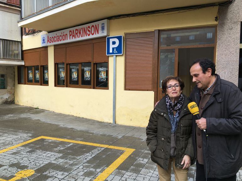 Paz Ibáñez, voluntaria, junto a Fidel del Diego, Presidente de ASPPAR