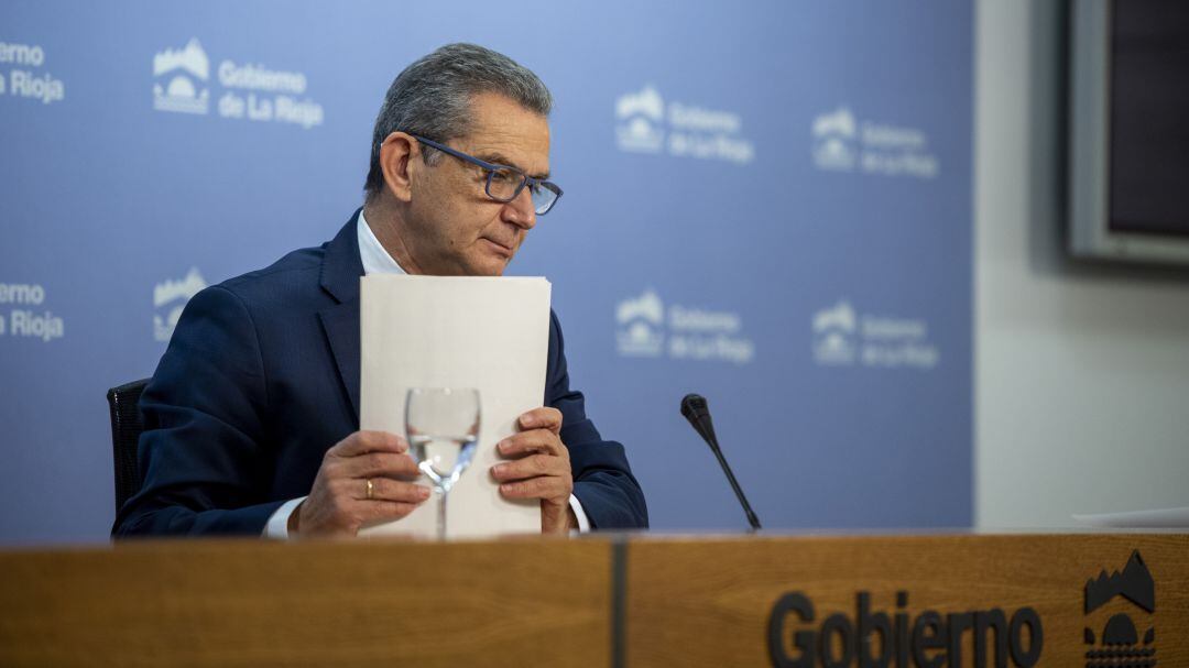 El consejero de Hacienda, Celso González, durante su comparecencia.
