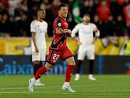 El Pacha Espino celebra su gol durante el partido contra el Sevilla