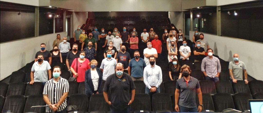 Primera reunión de los miembros del colectivo en el centro de congresos