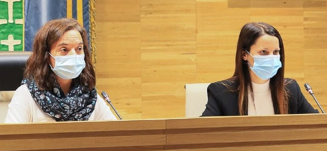 Sara Hernández y Alba Leo, alcaldesa y portavoz de Podemos respectivamente, han presentado el preacuerdo de gobierno