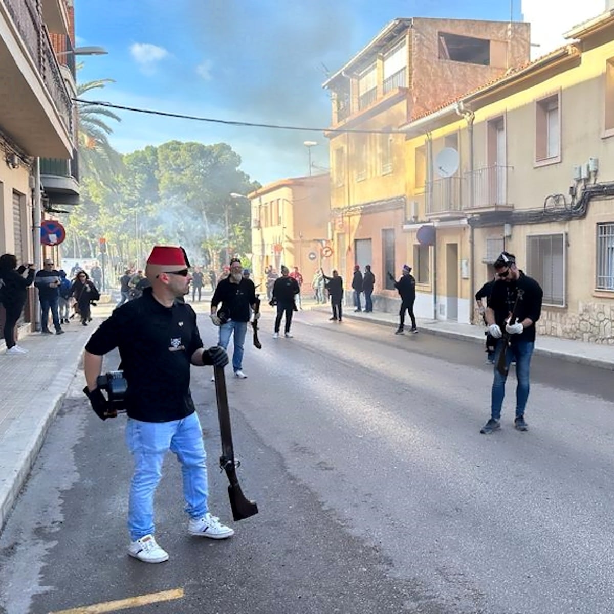 Arcabuceros de Villena en Petrer