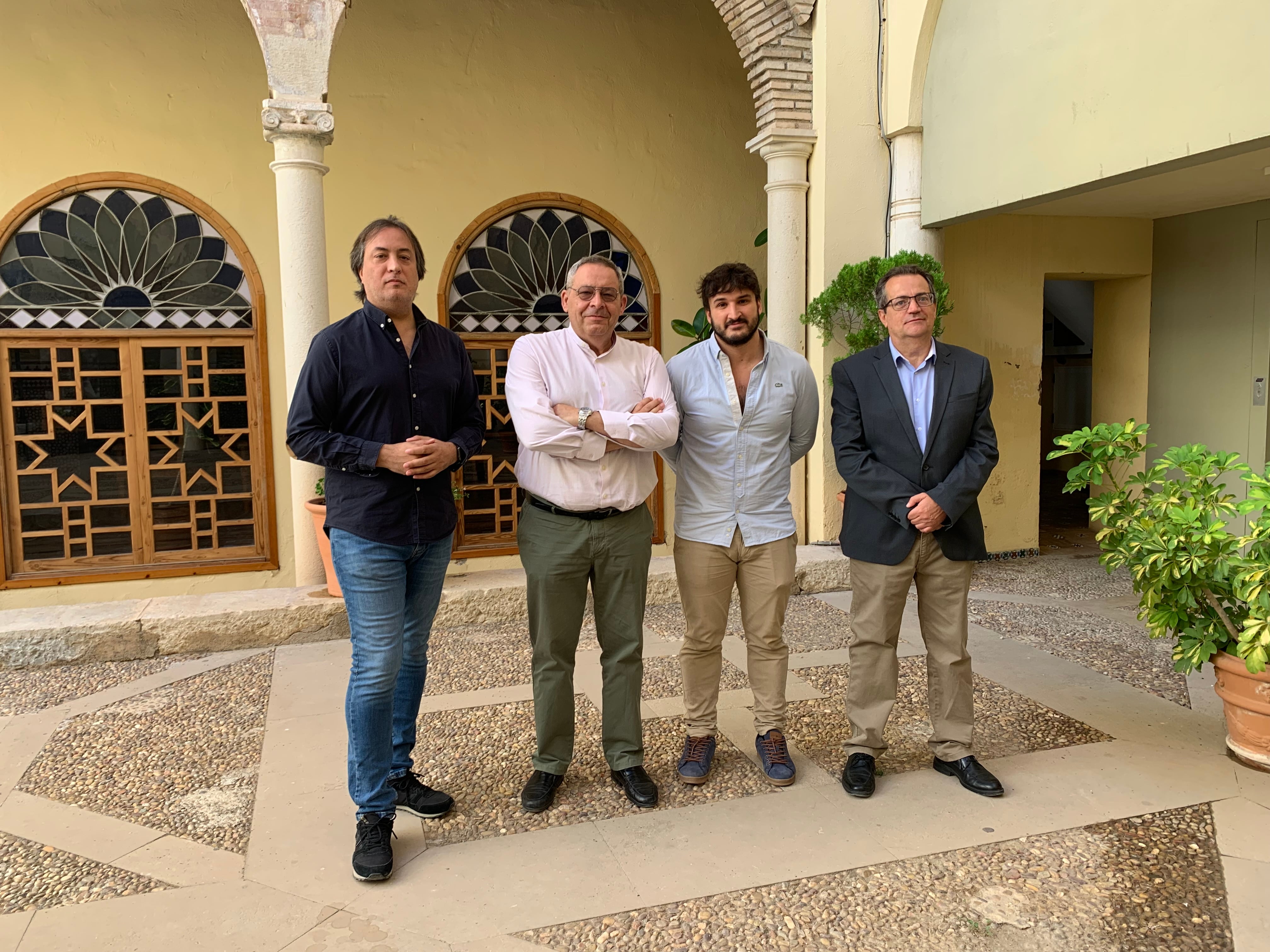 De izquierda a derecha, el concejal de Turismo, José Manuel Higueras, y los empresarios hoteleros, Pedro Antonio García, Carlos José Guirao y Luis Carlos Martínez.