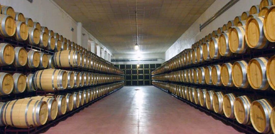 El convenio vincula por primera vez a las bodegas elaboradoras