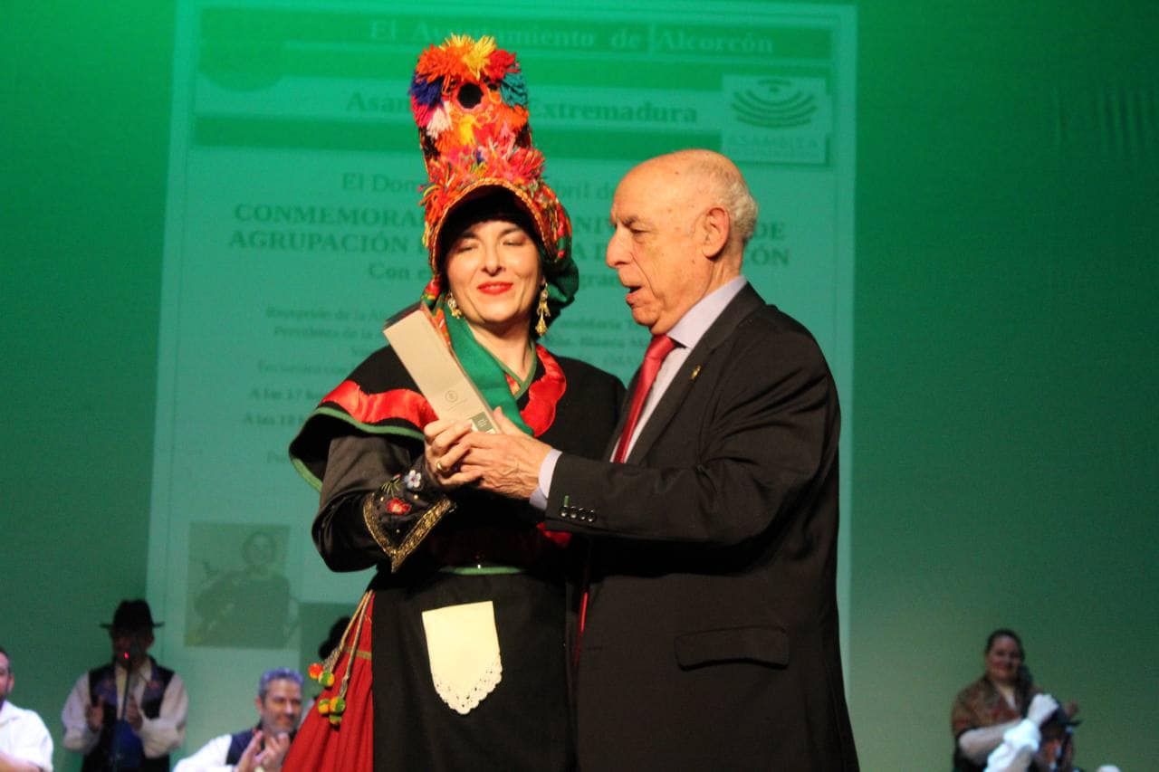 El presidente de la Agrupación Extremeña de Alcorcón, Andrés Clavero durante un acto