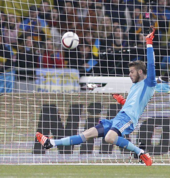 David de Gea, en uno de sus paradones ante Ucrania.