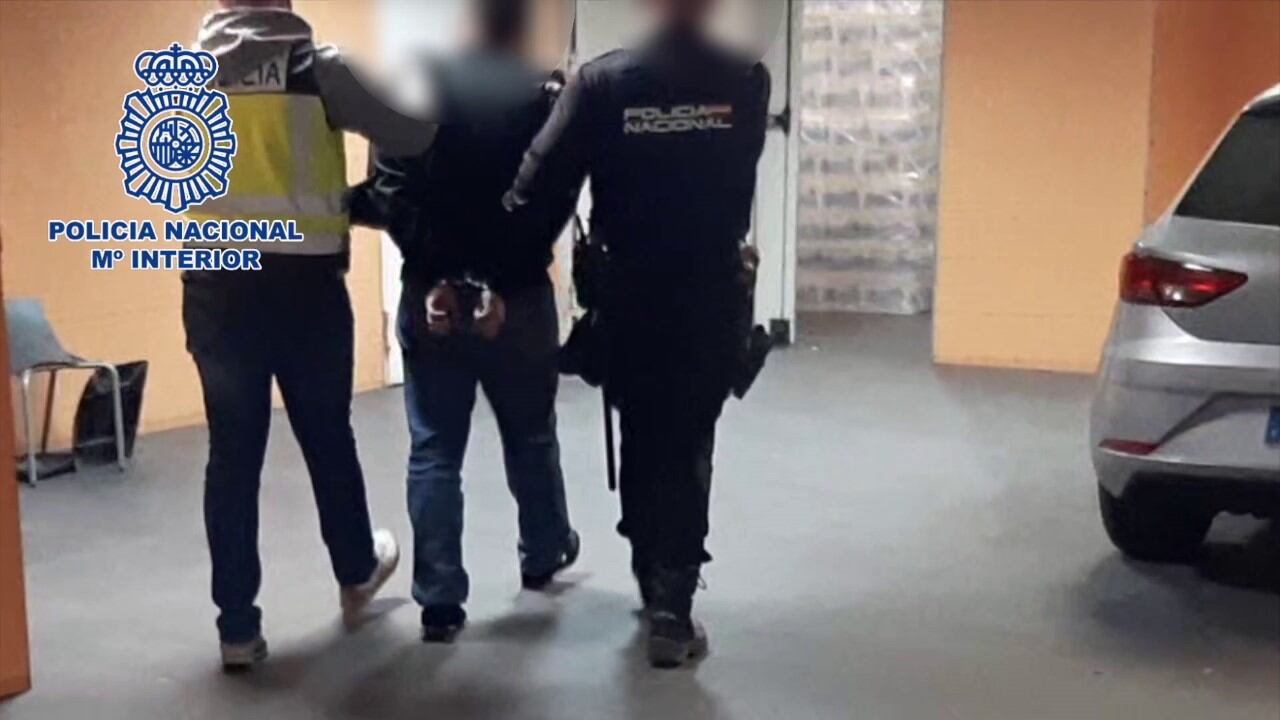 Uno de los integrantes de la banda especializada en robo en viviendas detenidos en Alicante