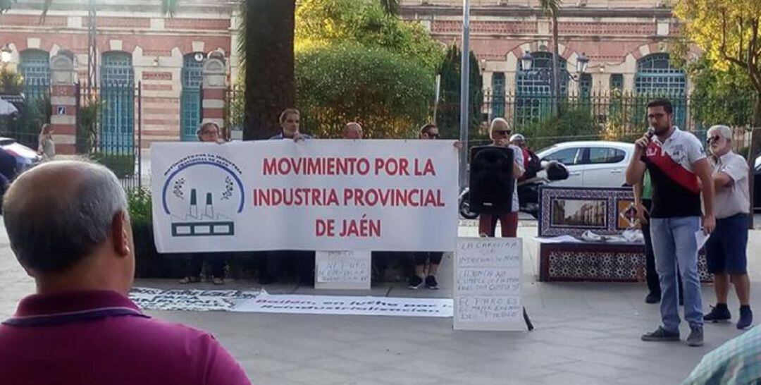 Movimiento por la Industria Provincial de Jaén en un acto en el Paseo.