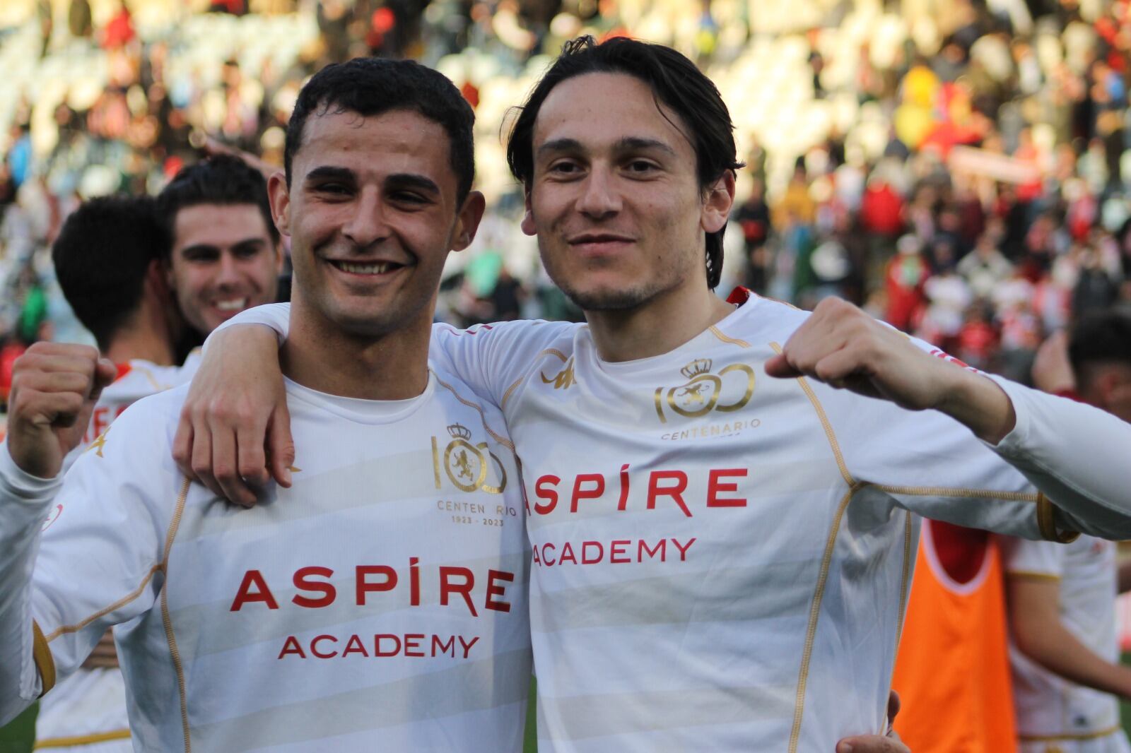 Jesús Álvarez y Joel celebran la victoria