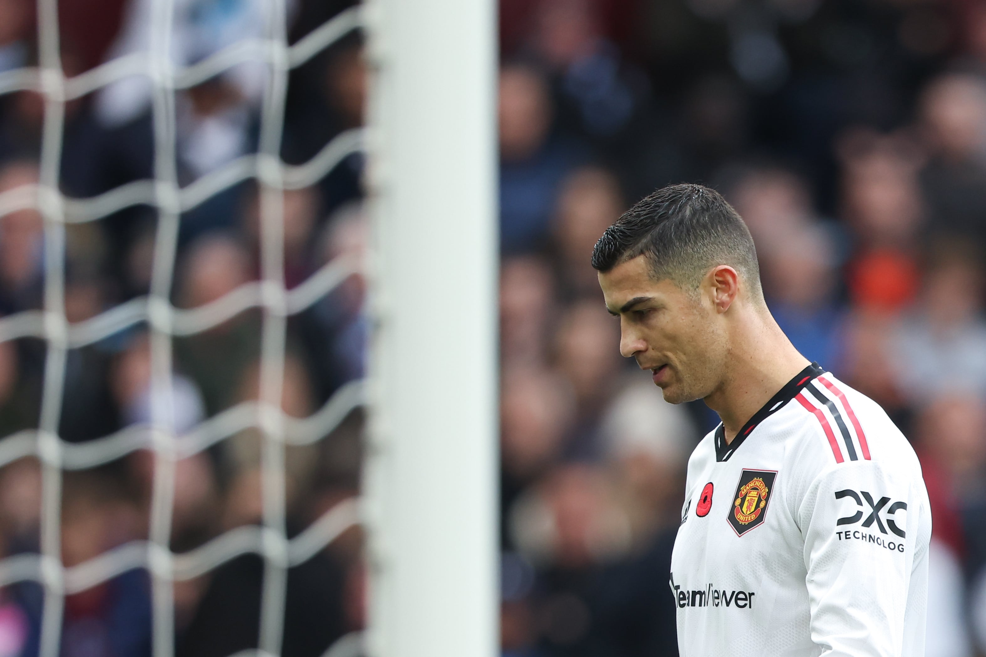 Cristiano Ronaldo en un encuentro ante el Aston Villa en Premier League.