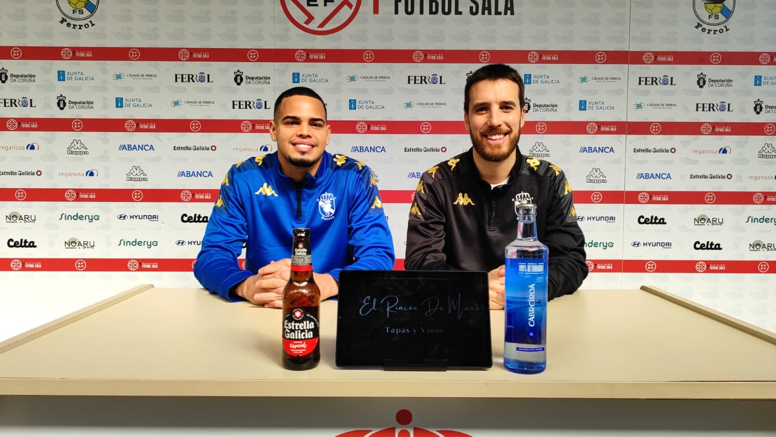 Gerard Casas, junto al portero Caio César, este viernes en rueda de prensa (foto: O Parrulo Ferrol FS)