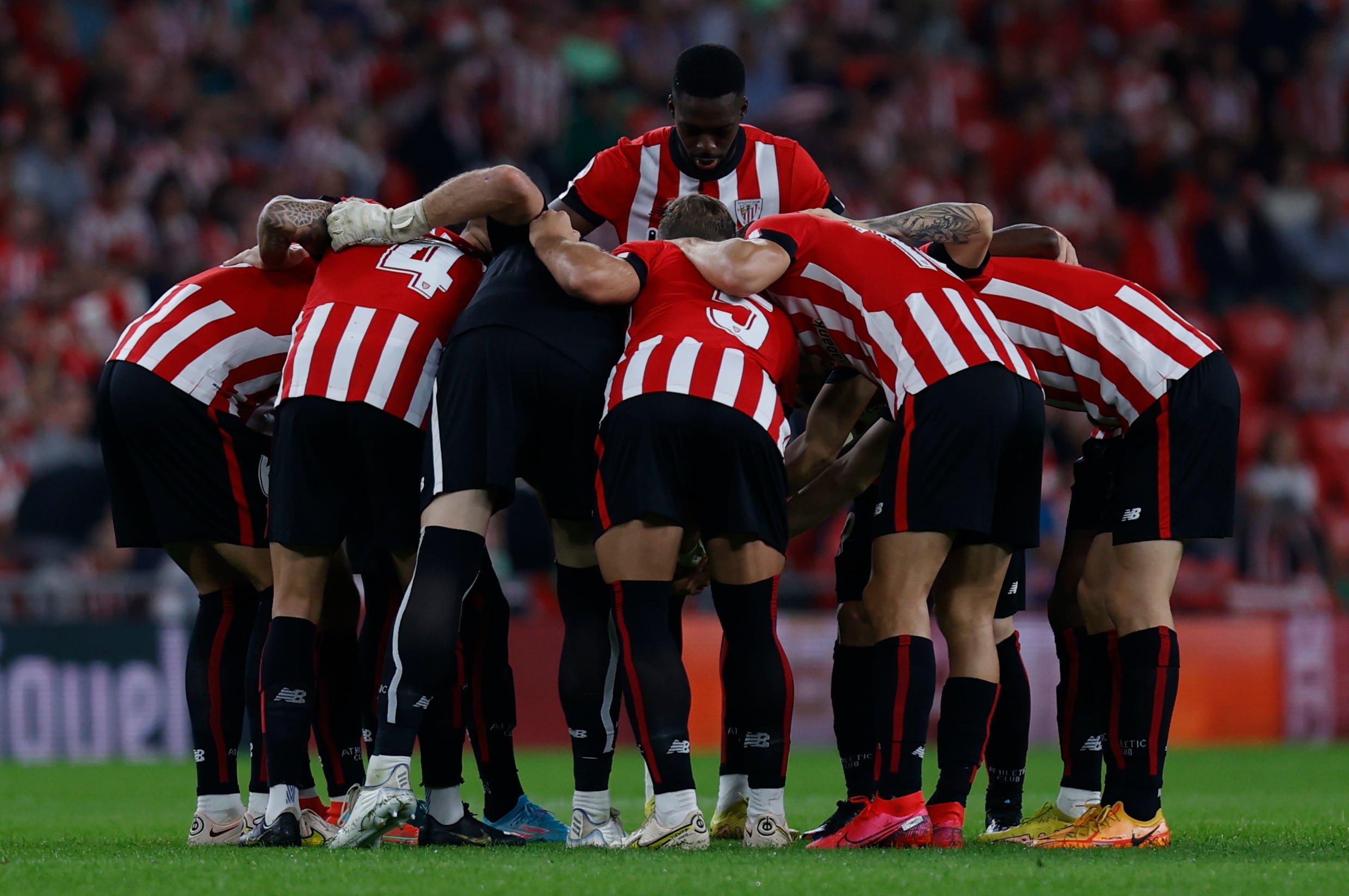 Los jugadores del Athletic momentos antes del partido