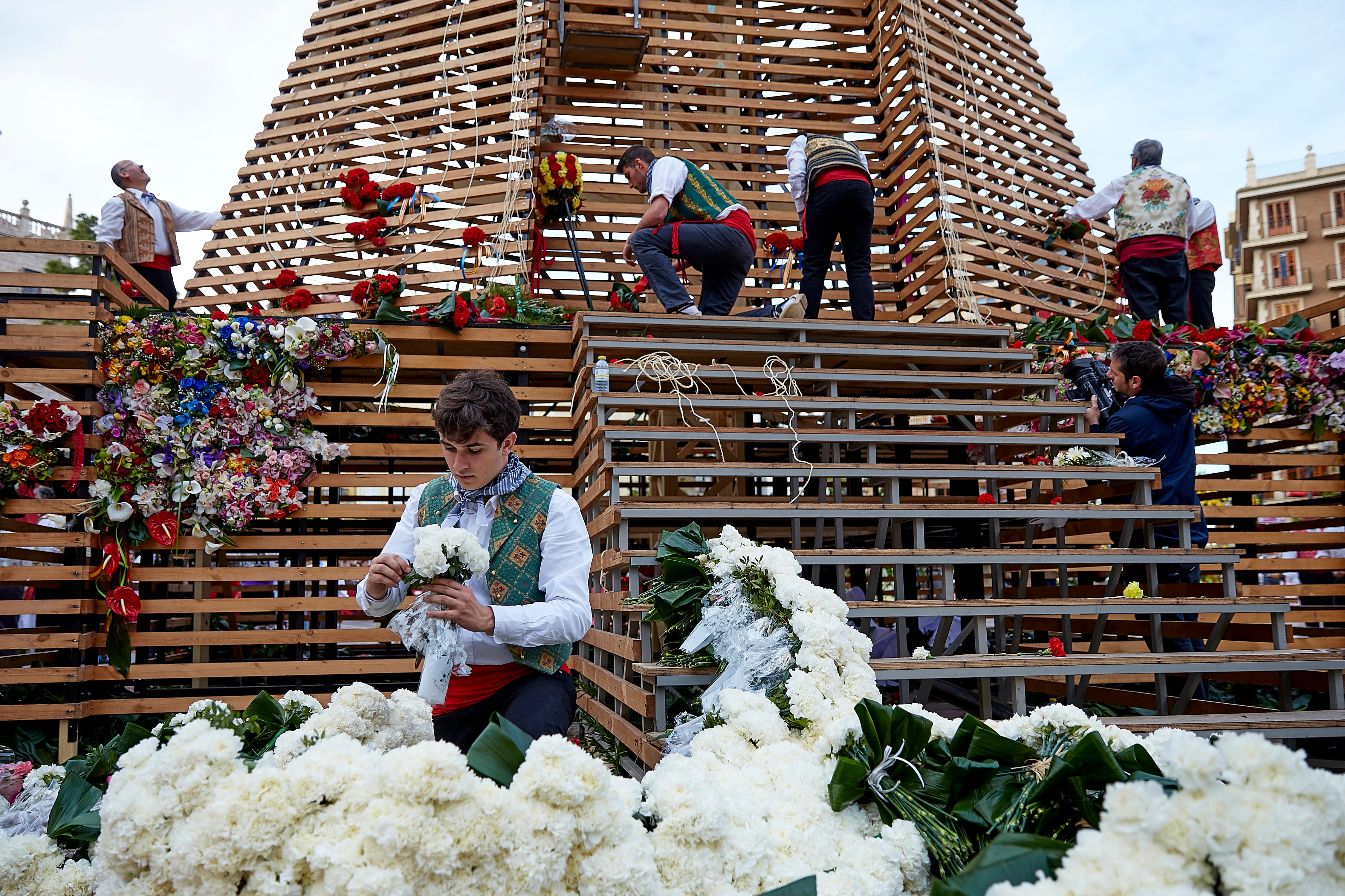 Foto de archivo de 2018 de una ofrenda de Flores en Fallas