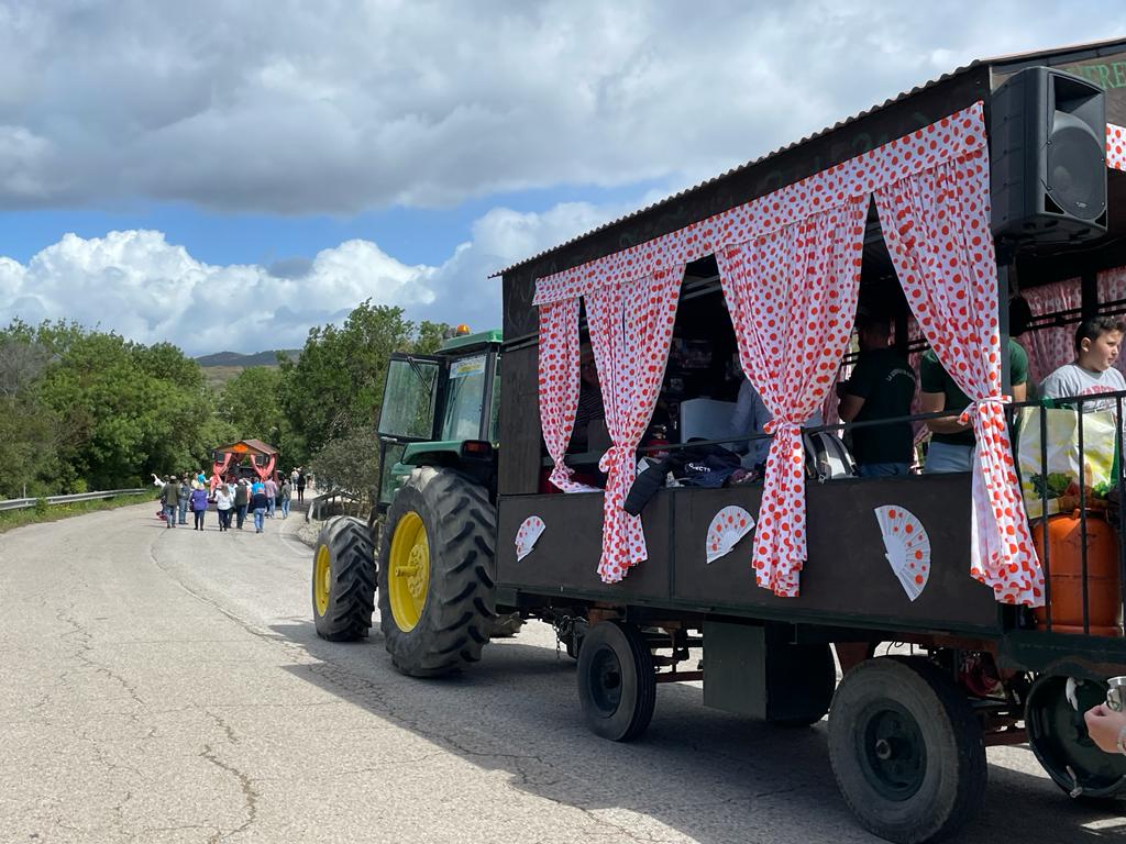 Una de las carretas en la romería