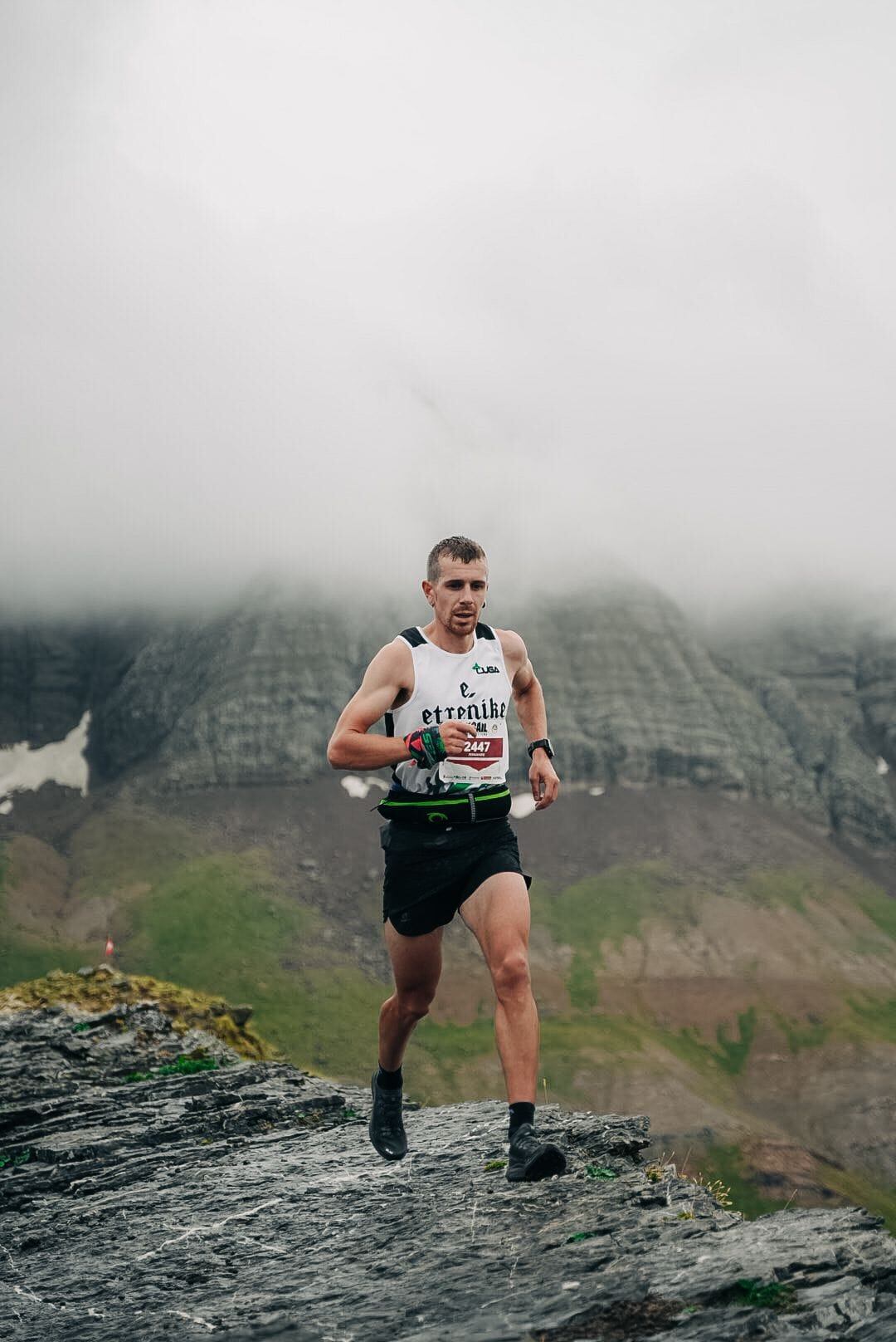 Xabier Macías durante la carrera. Foto de @nachogimenoo