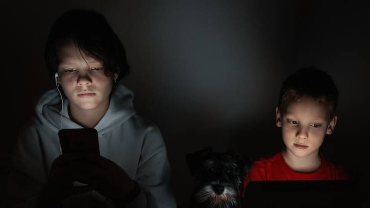 Expertos alertan del impacto de la tecnología en la salud mental de menores