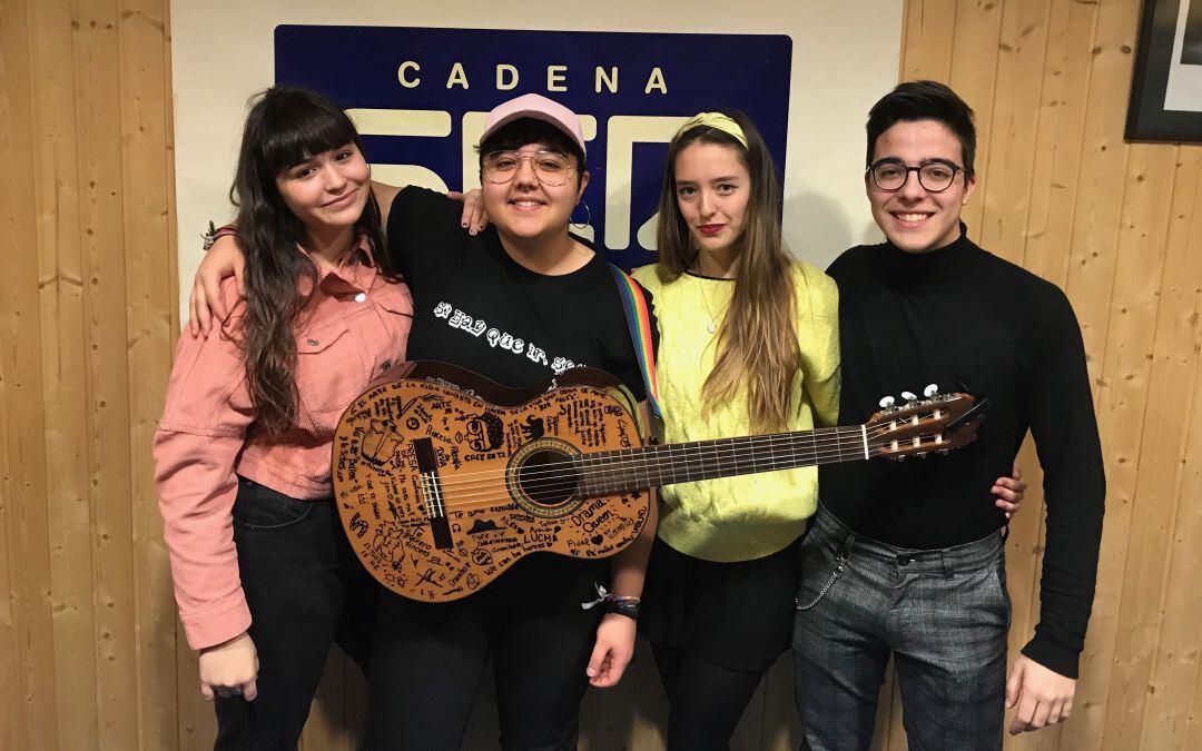 &quot;Llámalo X&quot;, compuesto por cuatro jóvenes valdepeñeros, en el Garaje de la SER 