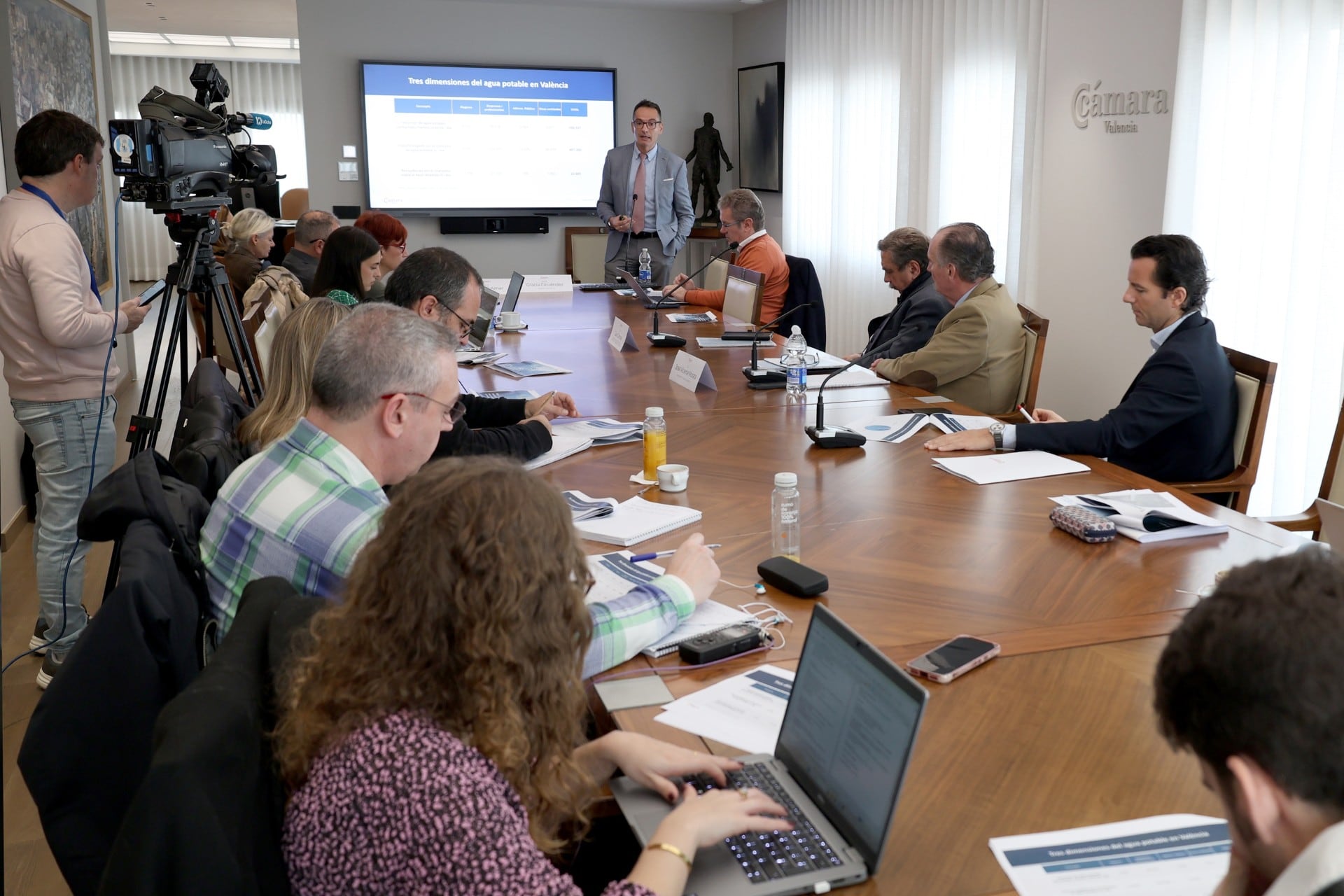 Presentación del informe de Cámara Valencia sobre &#039;Consecuencias económicas de un fallo en el sistema de abastecimiento&#039;