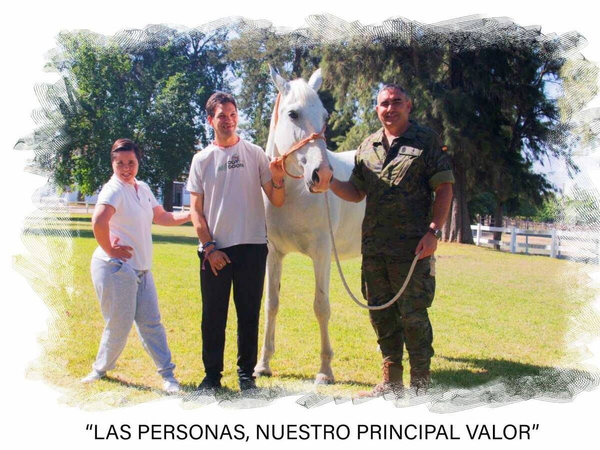 Afanas Jerez presenta su Calendario Solidario 2025