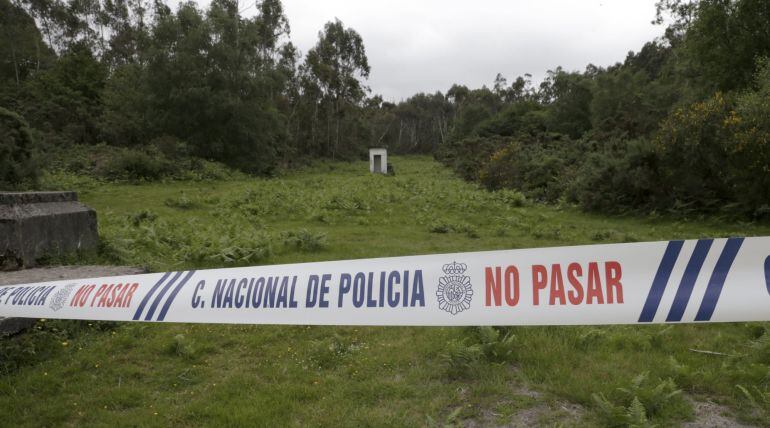 Lugar cercano al sitio donde la Policía Nacional ha hallado el cadáver de la mujer desaparecida desde la noche del miércoles, en un punto de difícil acceso, esta tarde en el Monte Pedroso, en Santiago de Compostela