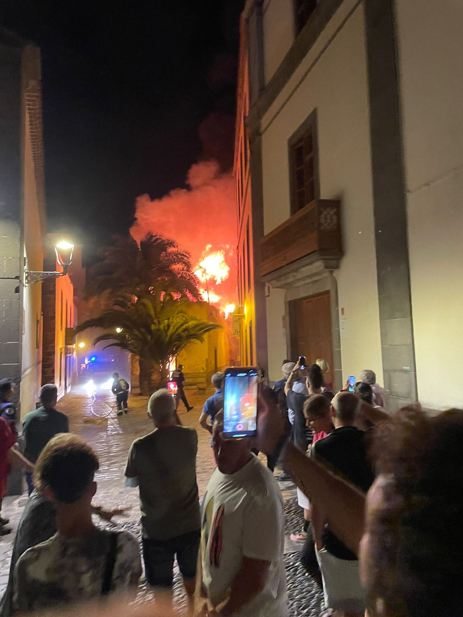 Incendio en una casa antigua de Vegueta, en Las Palmas de Gran Canaria