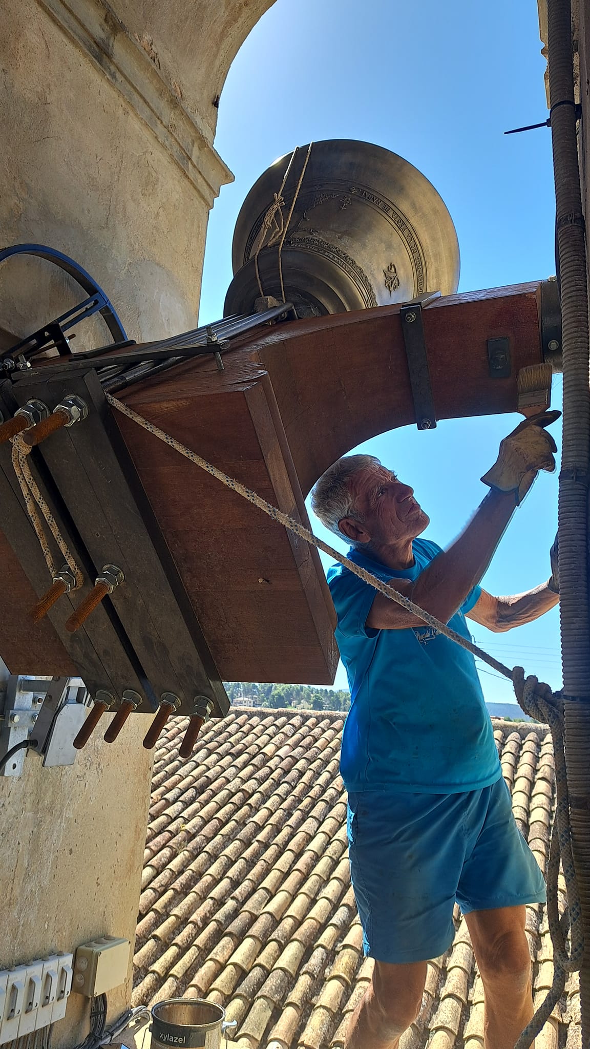 Instalación campanas. Archivo