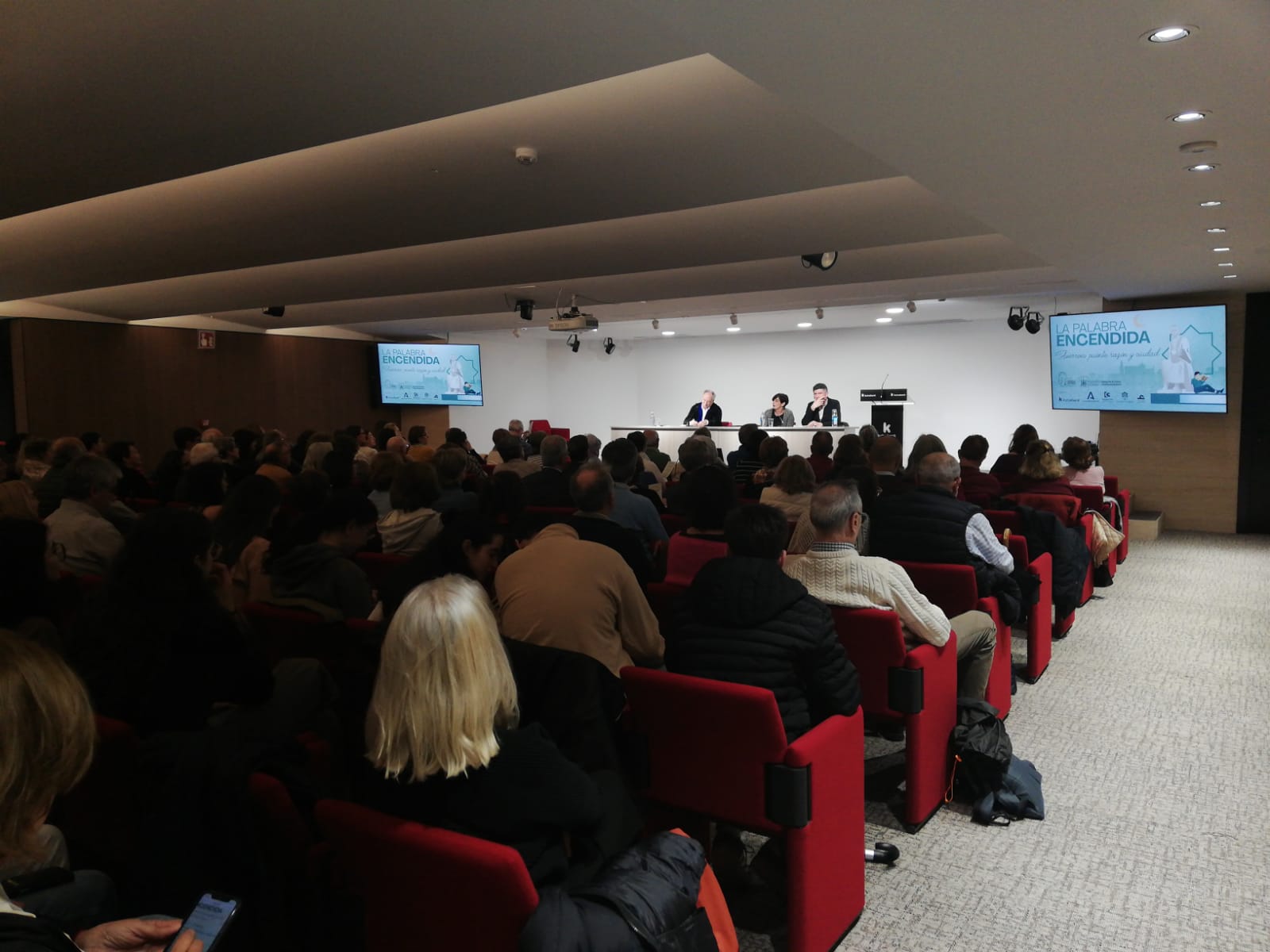 Ciclo literario La Palabra Encendida, en torno a la figura de Averroes.