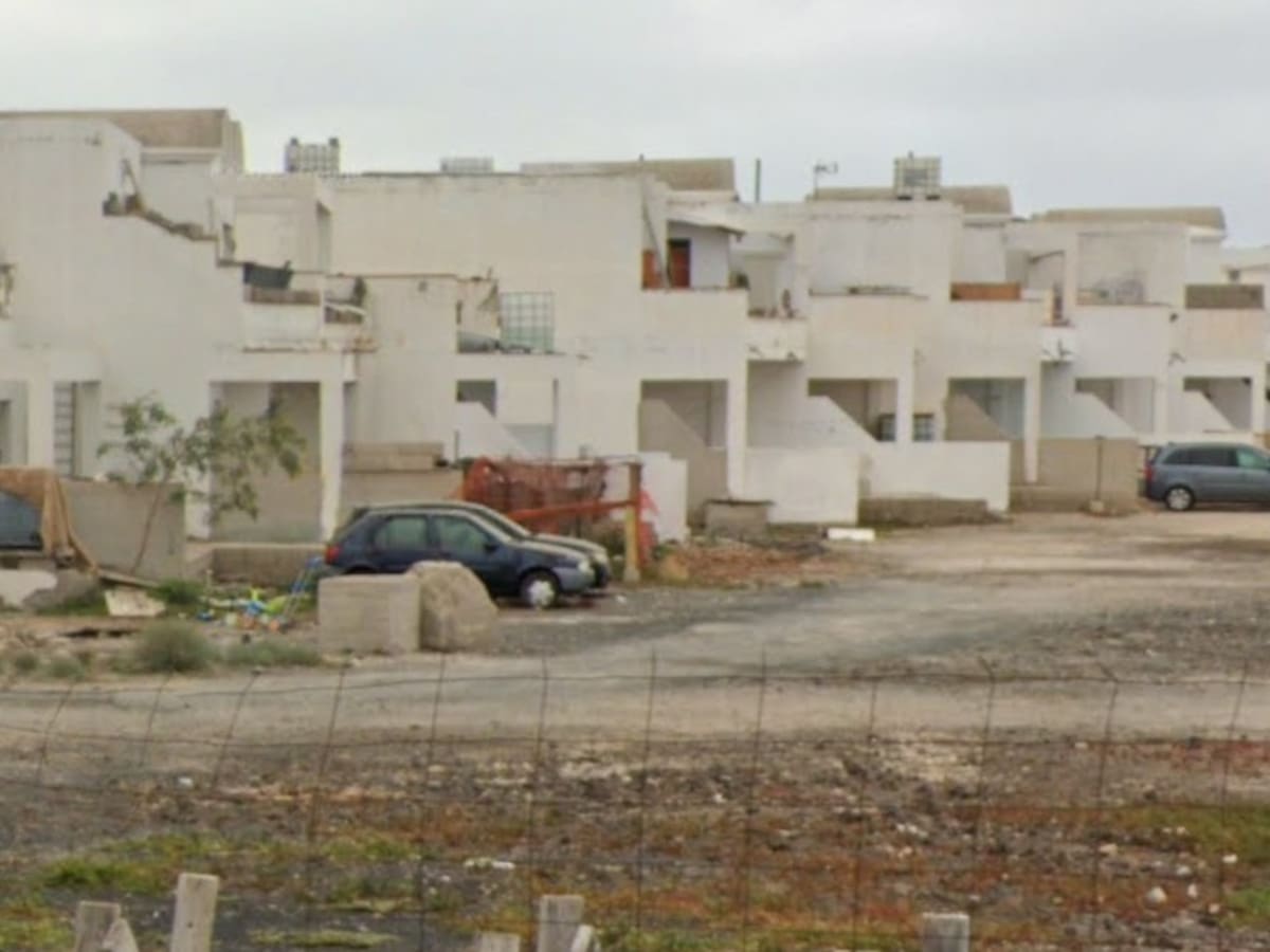 Más de 130 familias okupas en un 'esqueleto', pendientes de un acuerdo