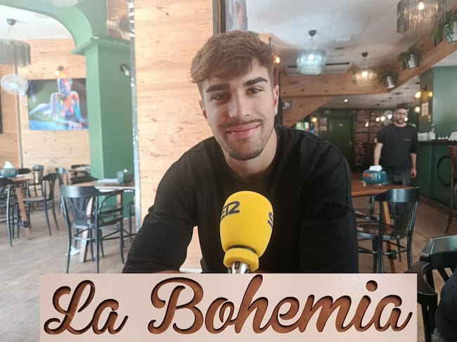 Álex Alonso en la cervecería La Bohemia