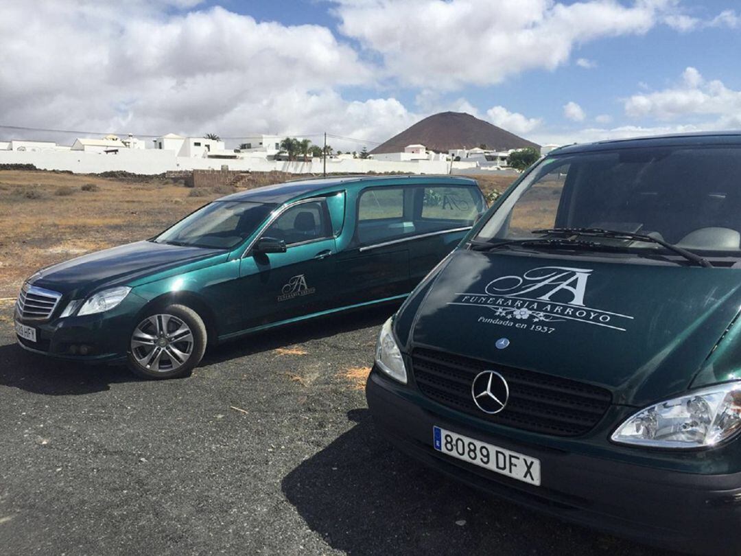 Vehículos funerarios en Lanzarote.