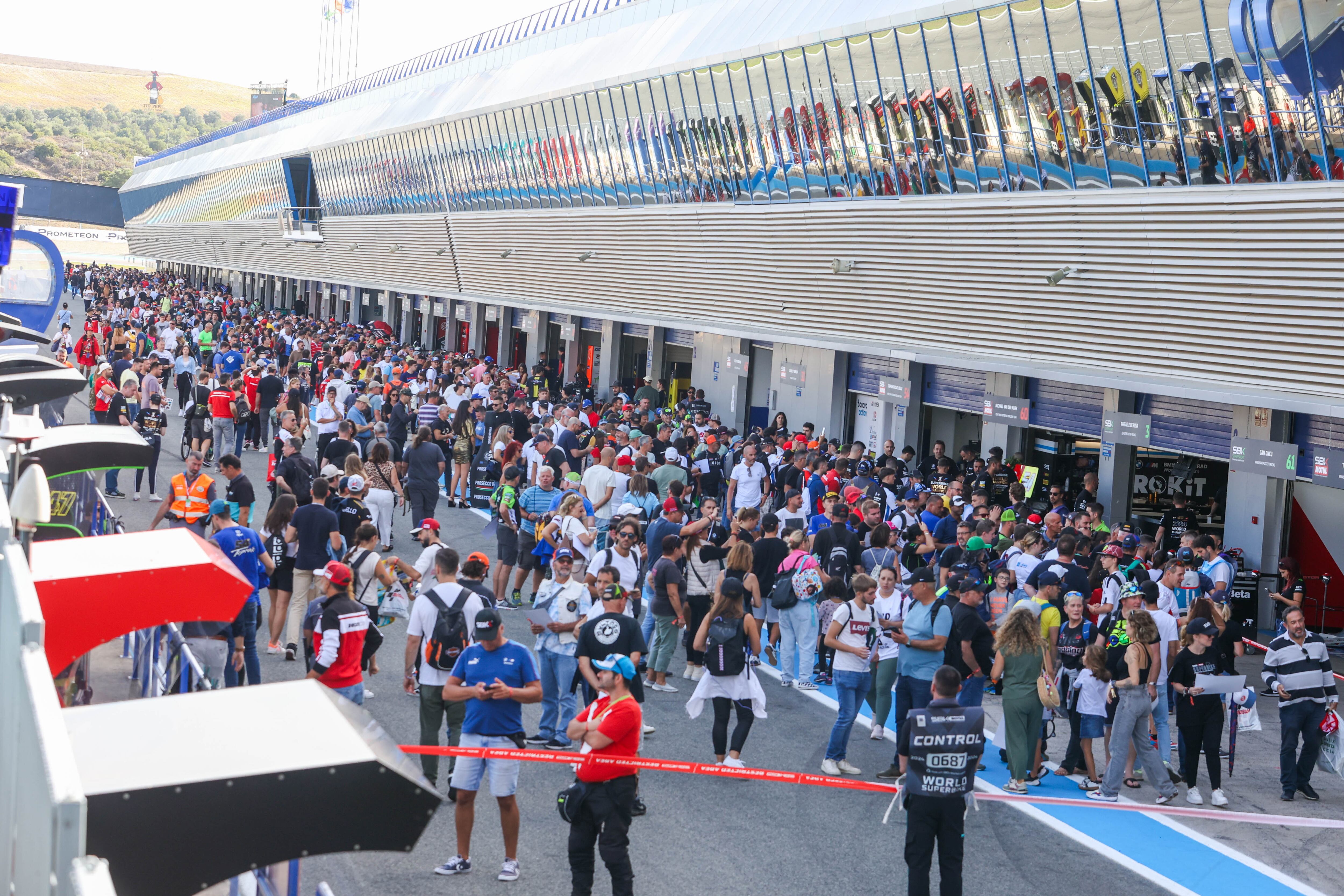 Aficionados en el Circuito de Jerez