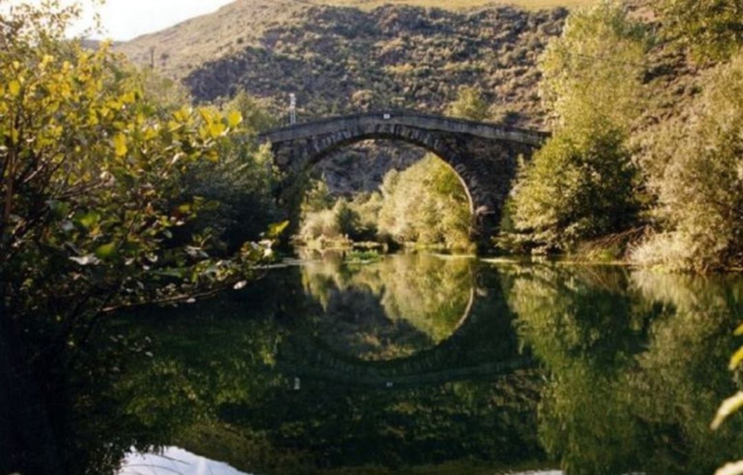 Puente romano de  Palacios del Sil