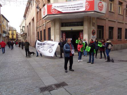 Las protestas se repitieron en la clausura del congreso