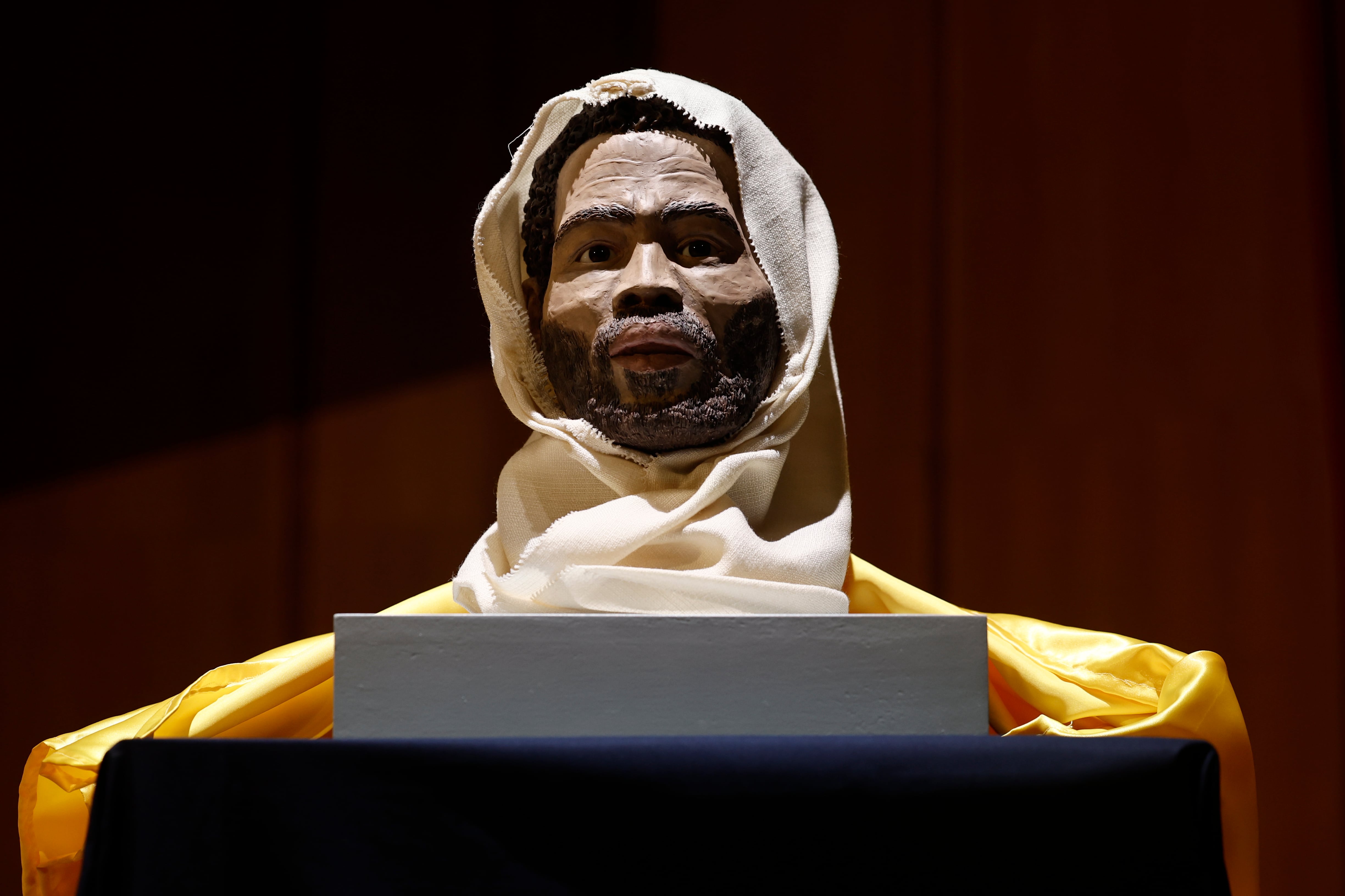 -FOTODELDIA- MADRID, 28/11/2022.- Momento del descubrimiento de la reconstrucción facial del patrón de Madrid, San Isidro, este lunes, durante la presentación de las conclusiones del estudio forense del cuerpo de San Isidro Labrador. EFE/ Sergio Pérez
