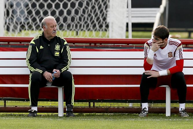 Casillas y Del Bosque charlan durante el entrenamiento